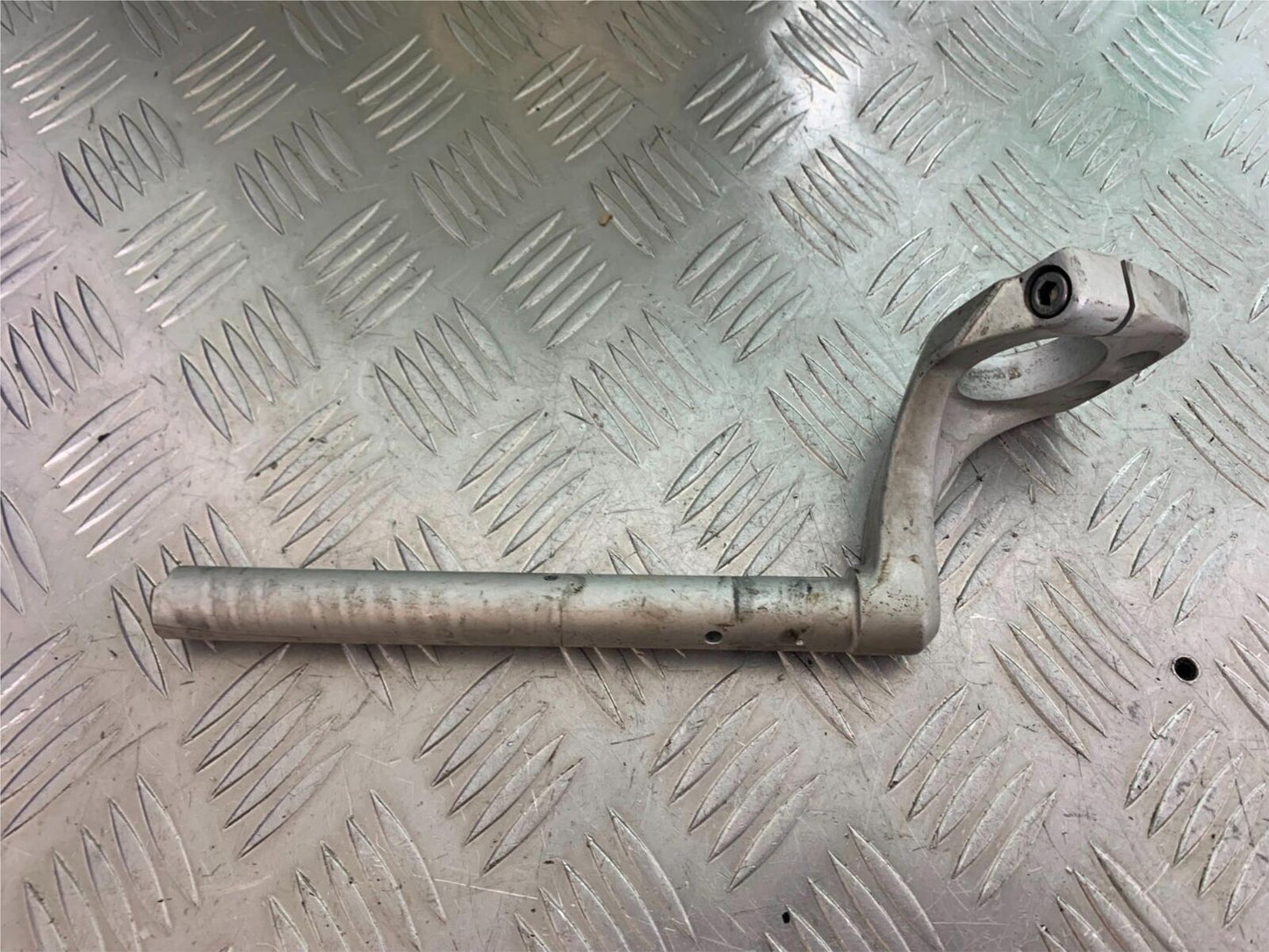 TRIUMPH 1050 SPRINT ST LEFT HANDLEBAR YEAR 2004-2007 (CMB1089)