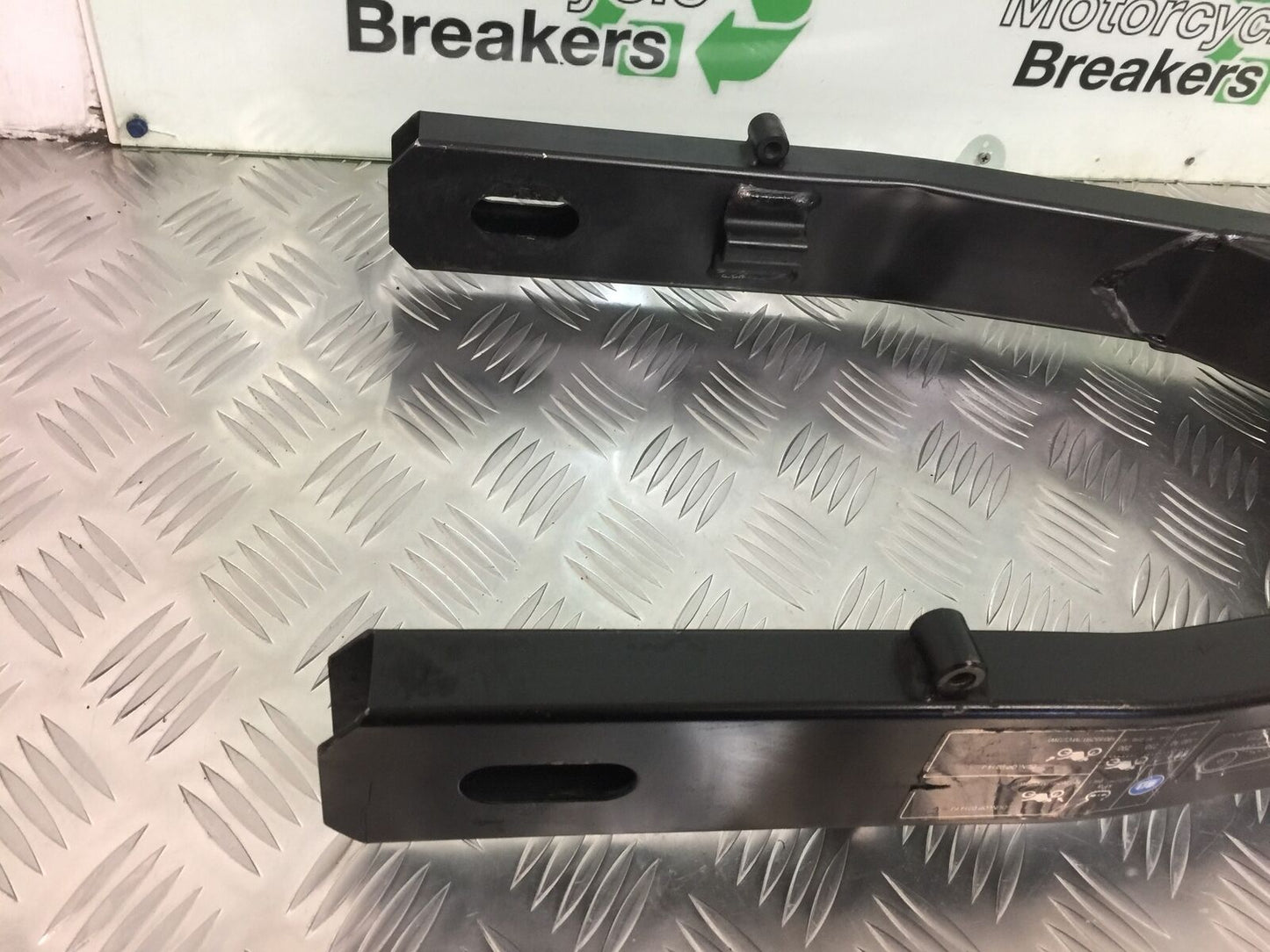 KAWASAKI Z800 Z 800 SWINGARM YEAR 2013-2017 (STOCK 925)