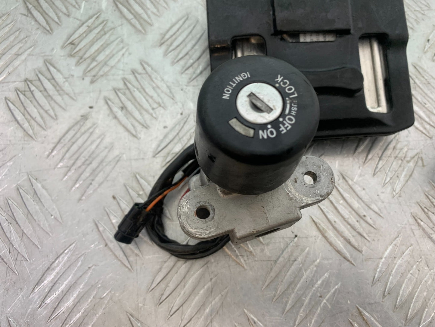 DUCATI 937 MONSTER ECU IGNITION (NO KEY) YEAR 2021-2024 (CMB1270)