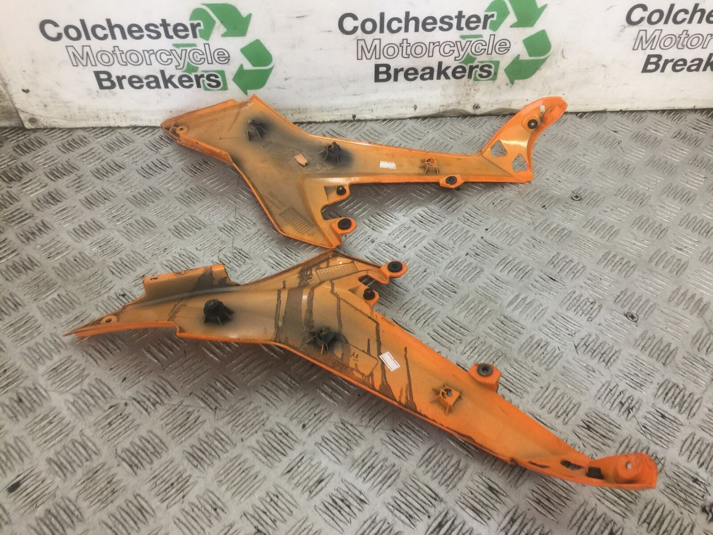 KAWASAKI NINJA 650 LEFT AND RIGHT PANELS YEAR 2020 (STOCK 726)
