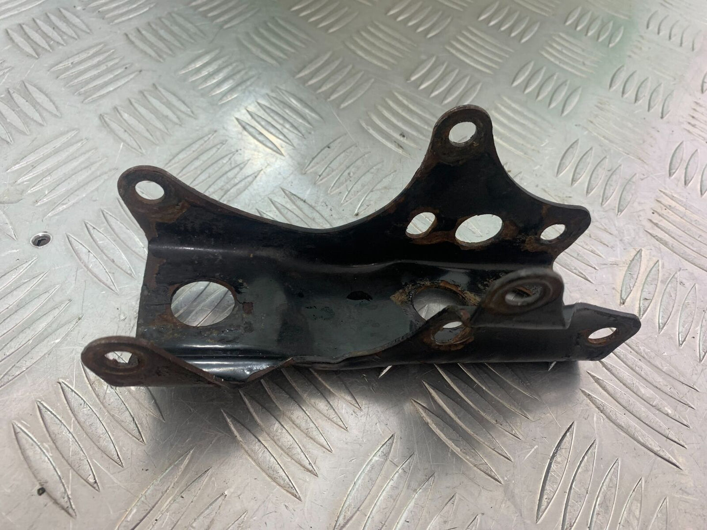 HERALD CLASSIC 125 ENGINE MOUNTING BRACKET YEAR 2014 (CMB1058)