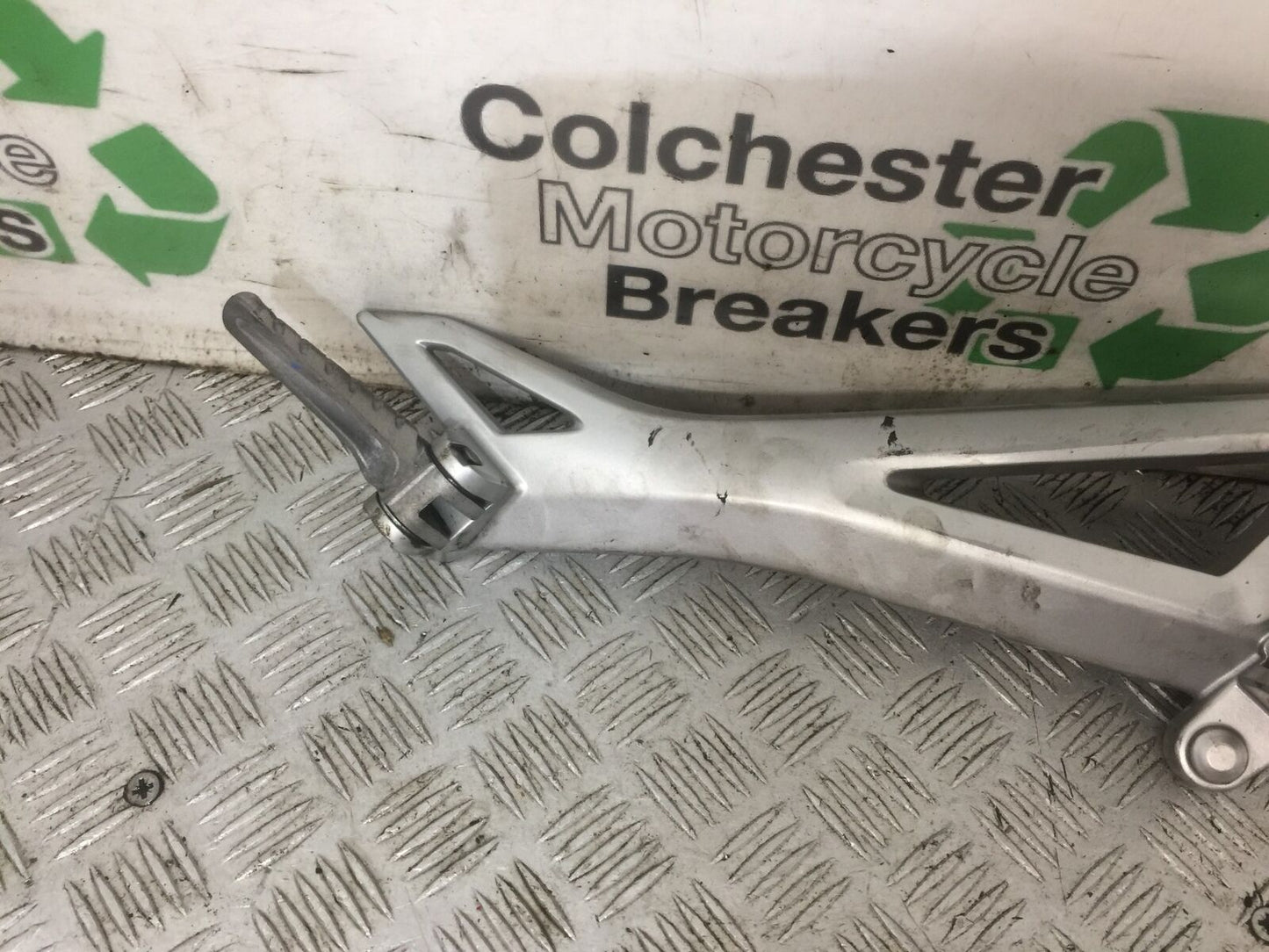 DUCATI 696 MONSTER RIGHT HANGER AND PEGS YEAR 2008 (STOCK 768)