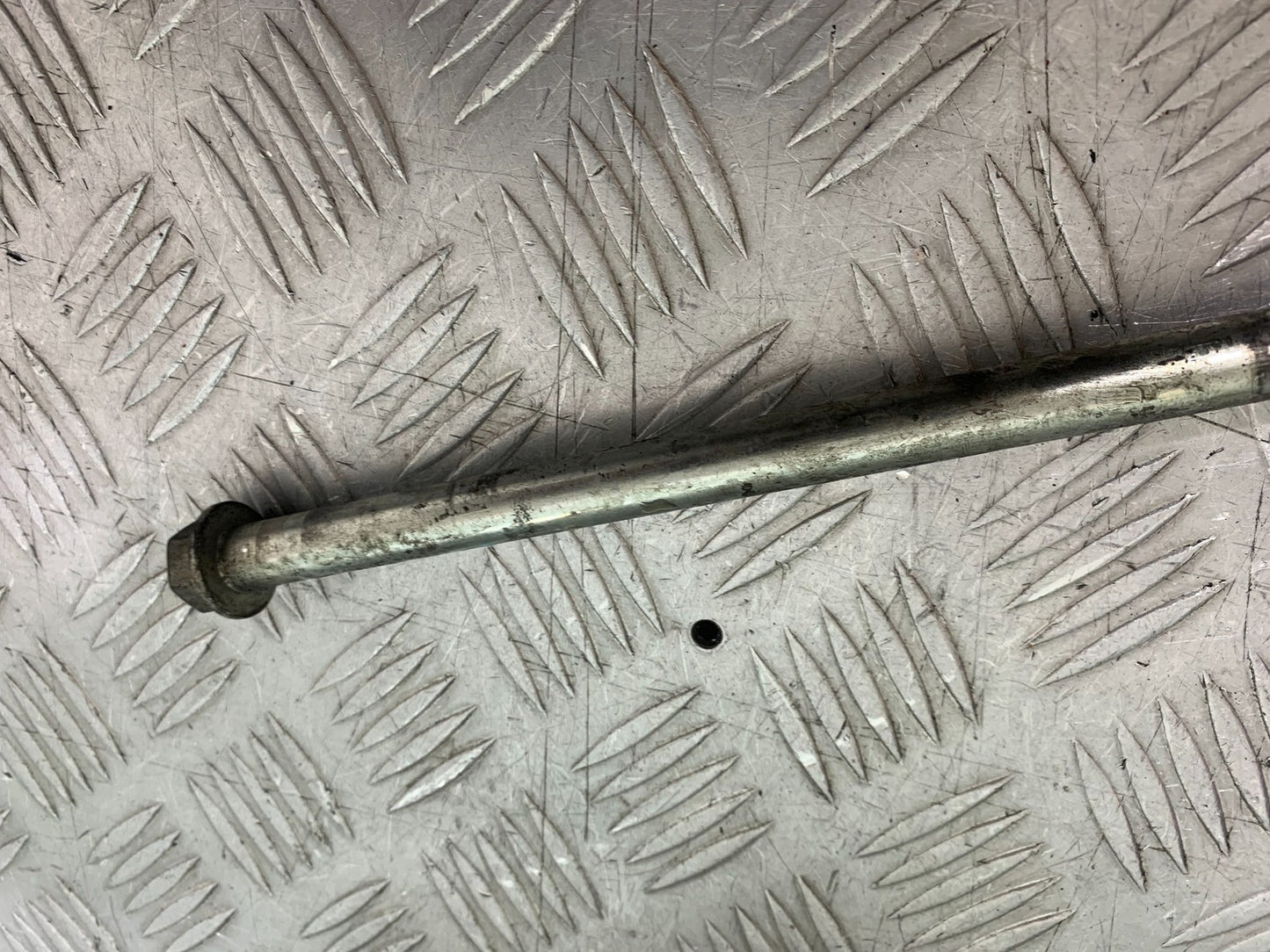KTM DUKE 125 SWINGARM SPINDLE YEAR 2012-2016 (CMB1317)