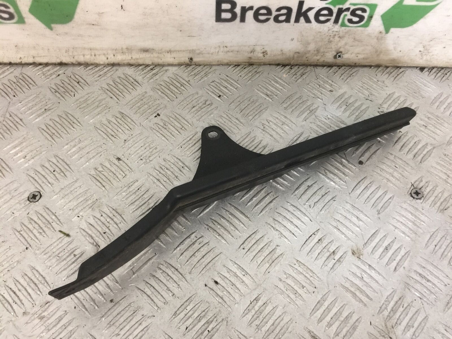 APRILIA RSV1000 RSV 1000 MILLE CHAIN GUARD YEAR 2002 (STOCK 855)