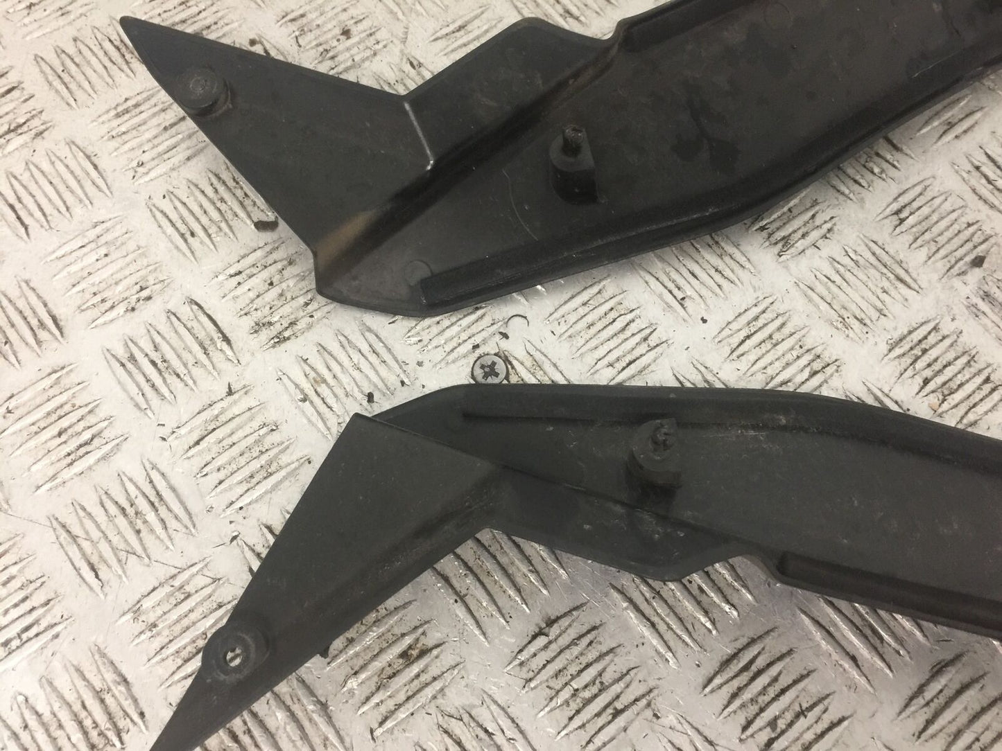 KAWASAKI Z1000 SX LEFT AND RIGHT SIDE INFILLS YEAR 2011 (STOCK 796)