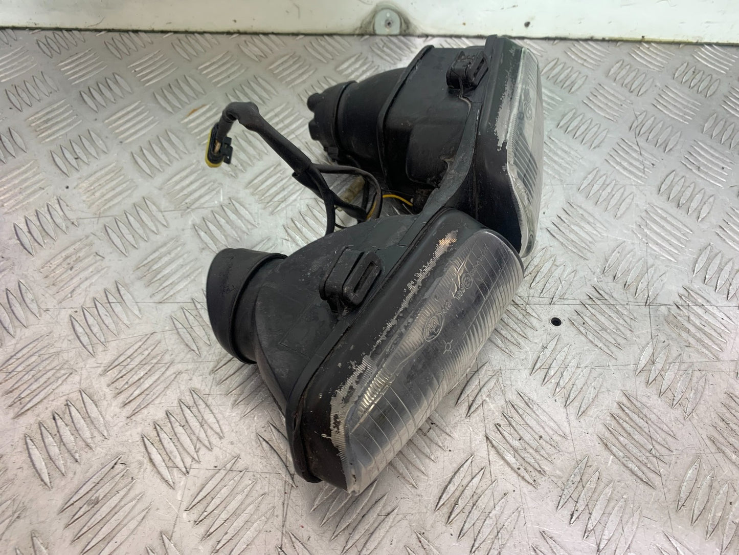 DUCATI 996 SPS 748 916 998 HEADLIGHT 1999-2000 (CMB1209)