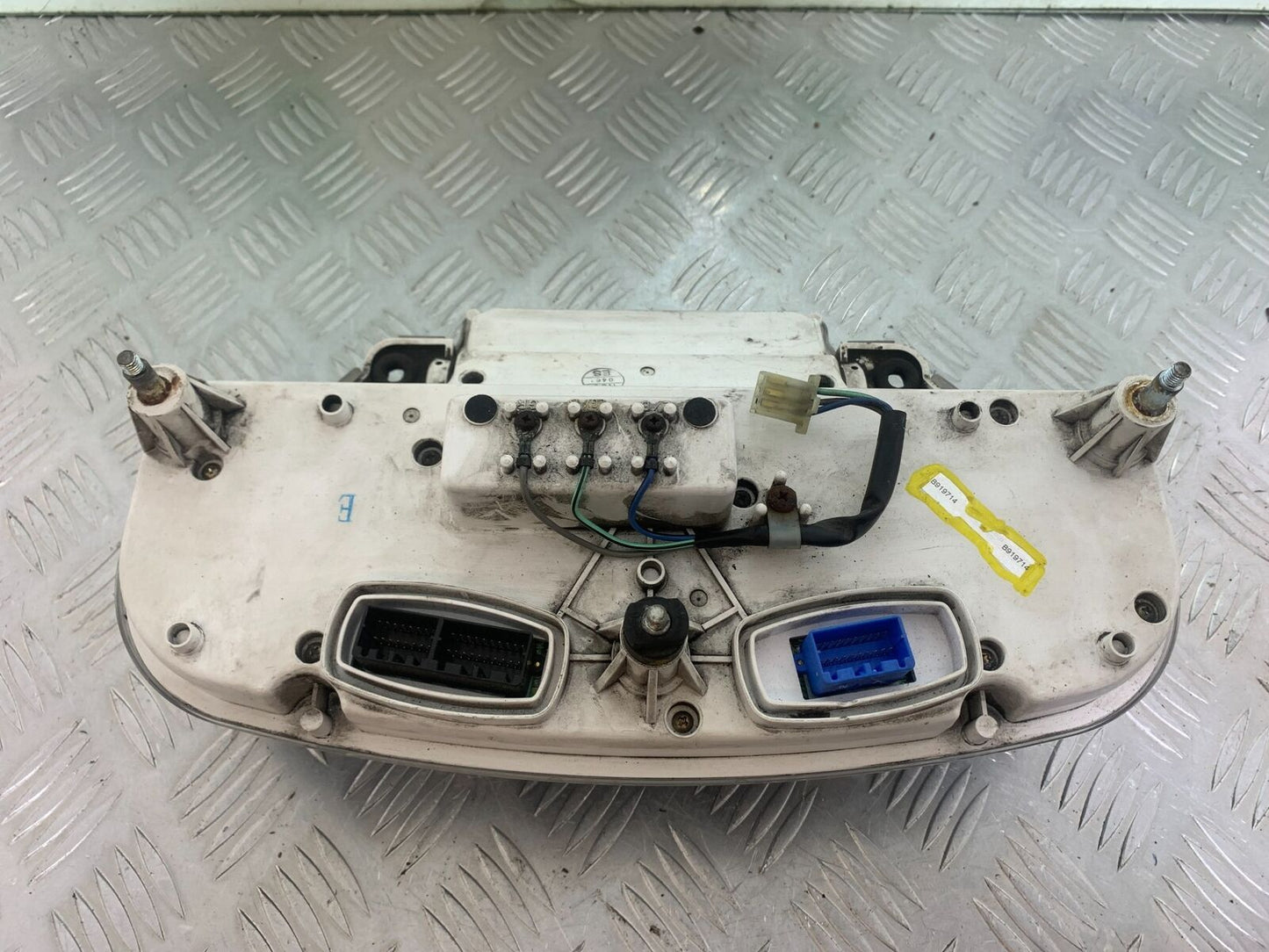 HONDA GL1800 GL 1800 CLOCKS SPEEDO DASH YEAR 2004 ABS (STOCK 890)