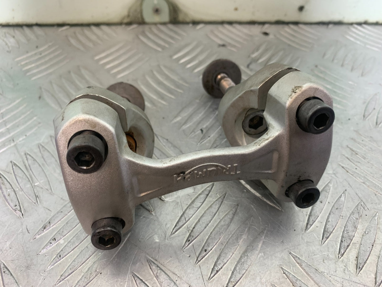 TRIUMPH 675 STREET TRIPLE HANDLEBAR RISERS 2013-2016 (CMB1186)