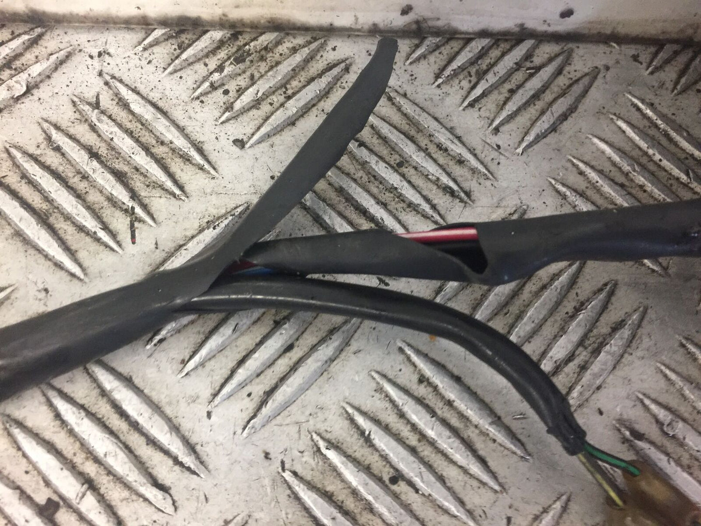YAMAHA FZ6 RIGHT SWITCH GEAR YEAR 2005 (STOCK 473)