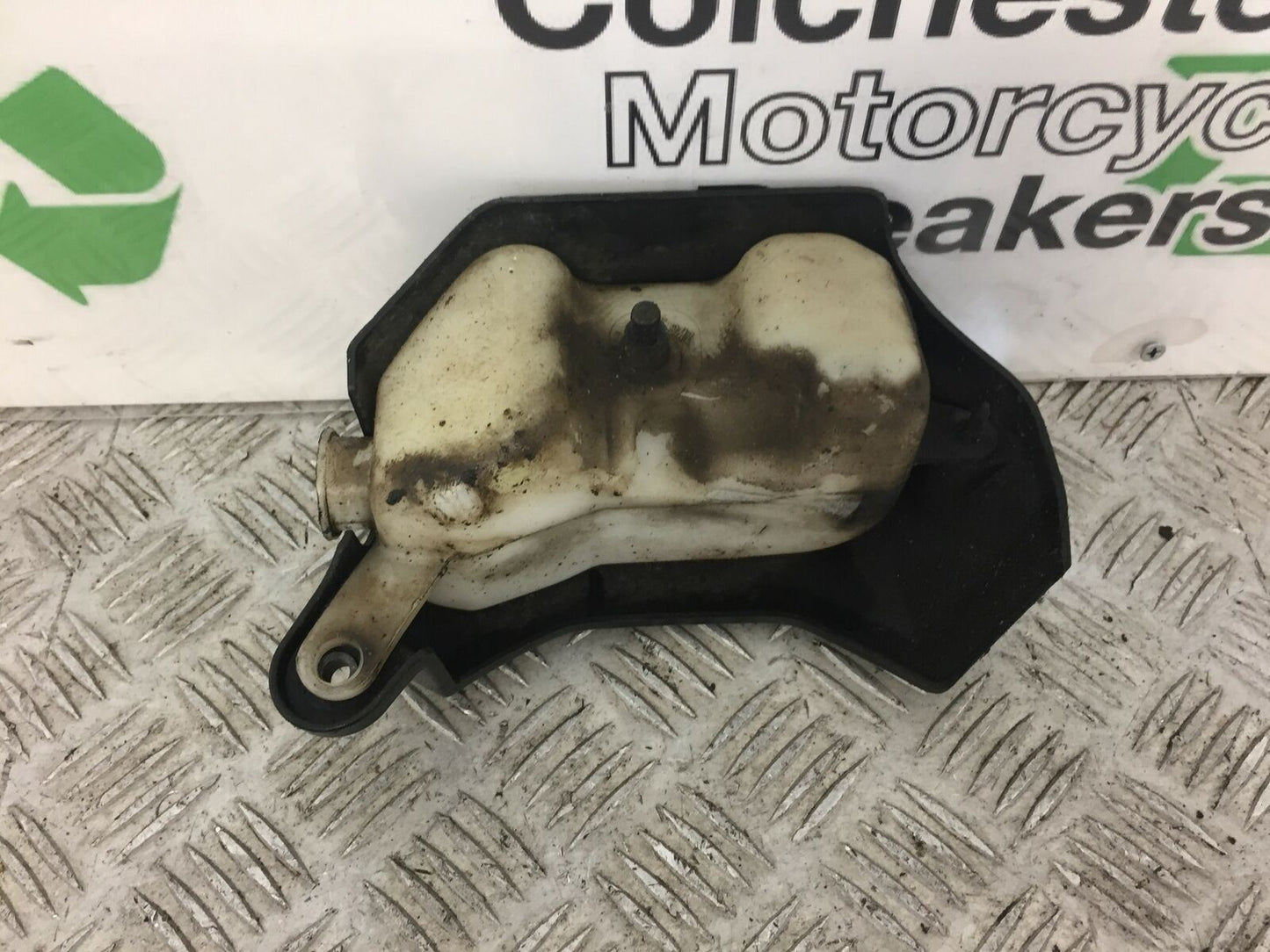 YAMAHA MT07 MT-07 TRACER COOLANT BOTTLE YEAR 2017