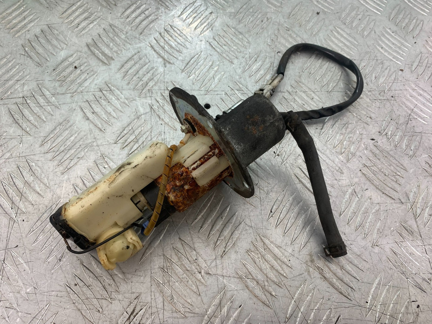 KAWASAKI Z750 Z 750 PETROL PUMP YEAR 2004-2006 (CMB1234)