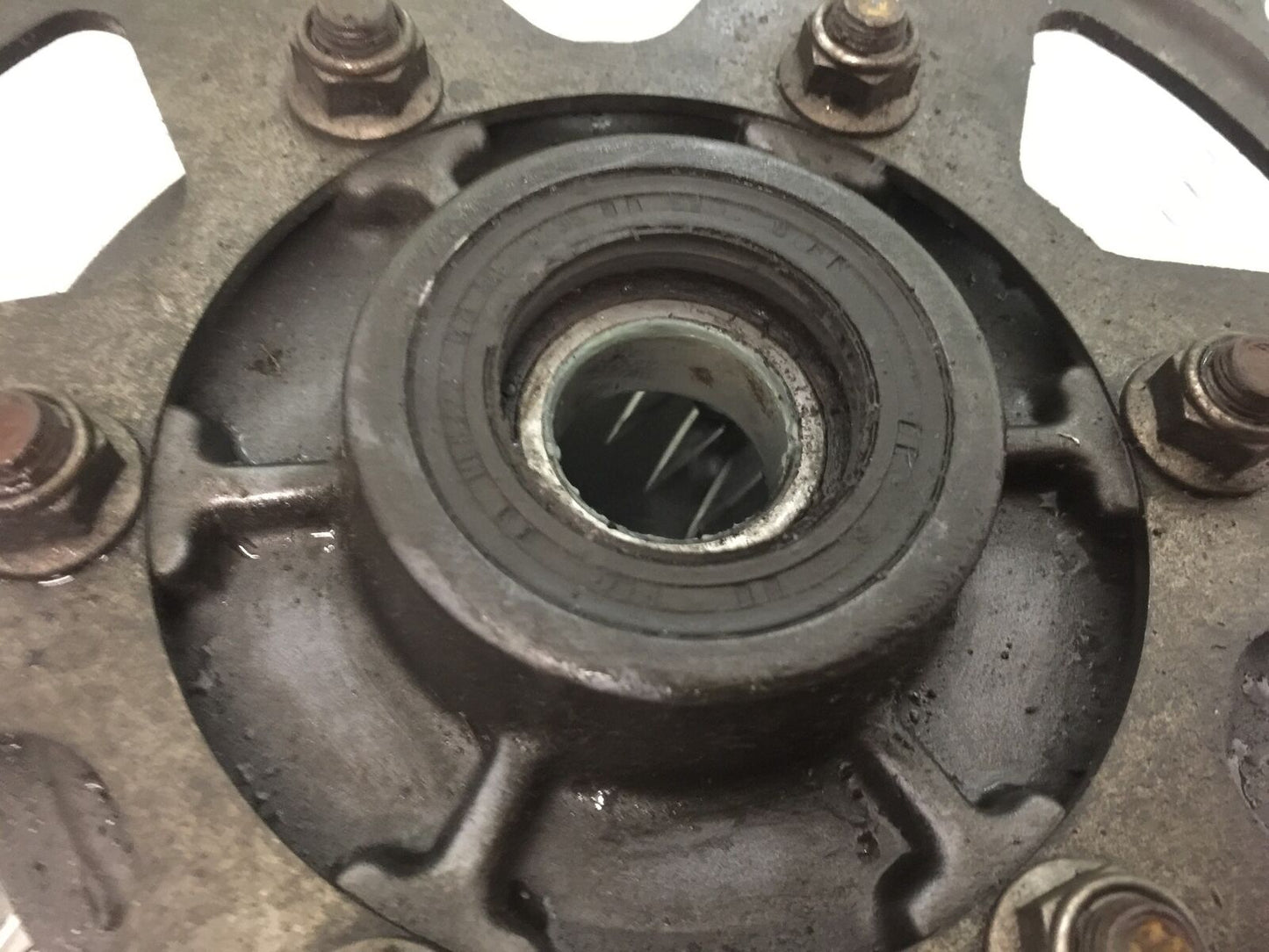 TRIUMPH STREET TRIPLE 675 R REAR SPROCKET CARRIER YEAR 2009 (STOCK 918)