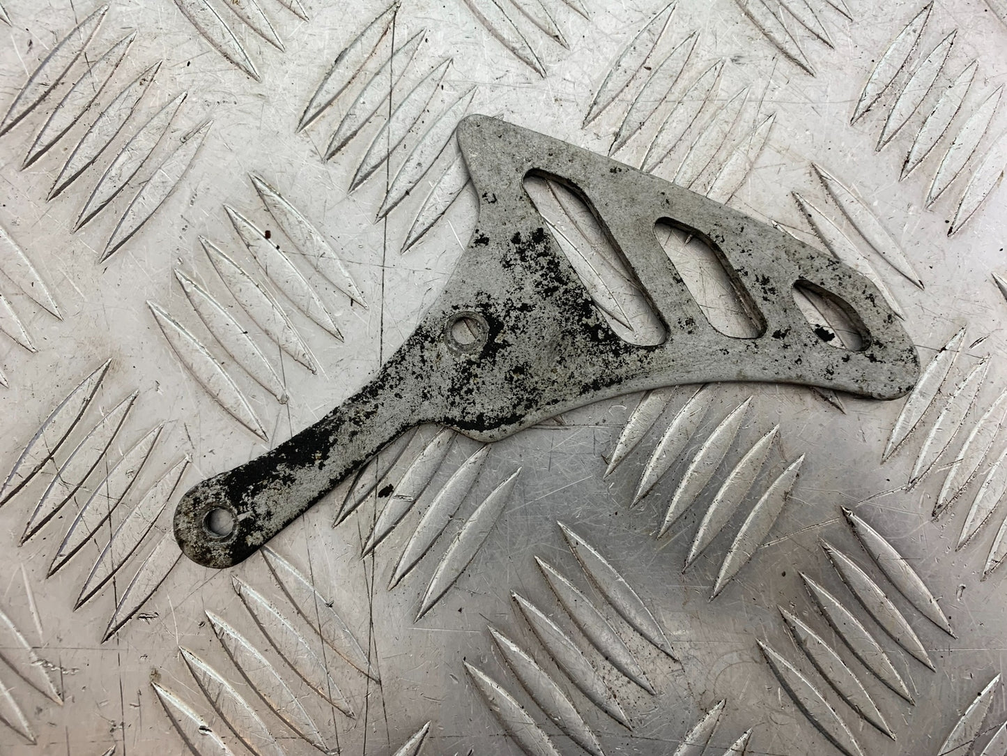 TRIUMPH T509 SPEED TRIPLE REAR SPROCKET COVER YEAR 1997-1998 (CMB1144)