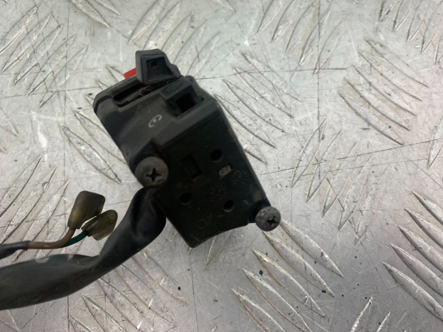 YAMAHA YZF1000 THUNDERACE RIGHT SWITCH GEAR YEAR 1997-2000 (CMB1204)
