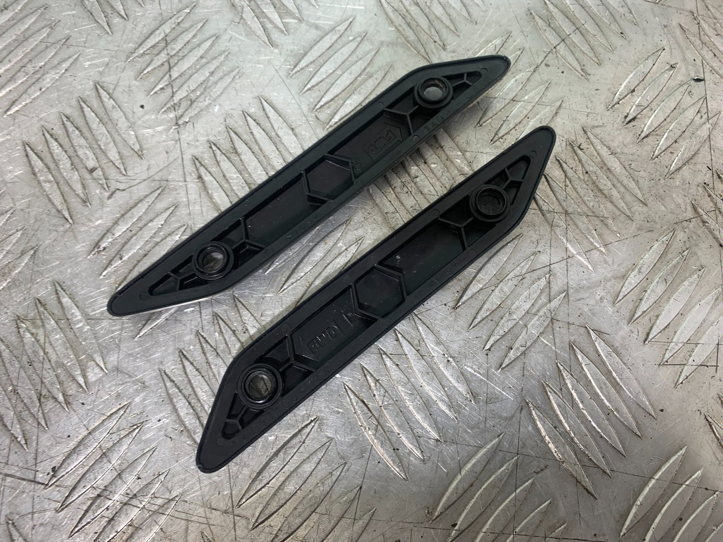 KAWASAKI GTR1400 GTR 1400 SCREEN INFILL COVERS YEAR 2007-2009 (CMB1174)