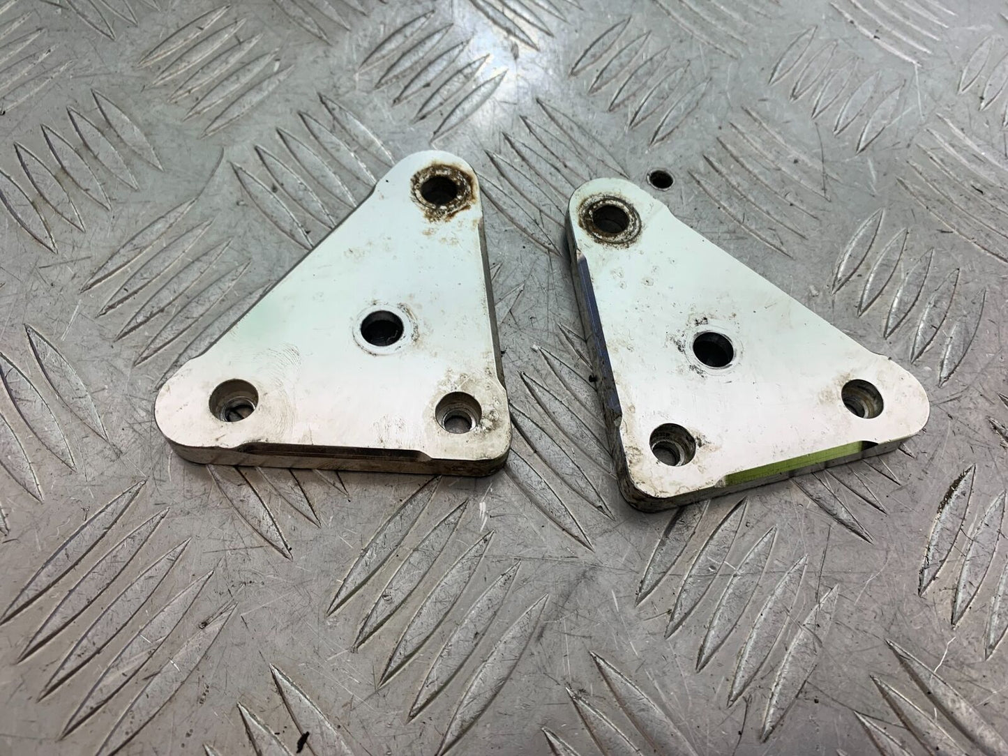 MUTT GT-SS 125 HEADLIGHT BRACKETS YEAR 2020- 2024 (CMB1085)