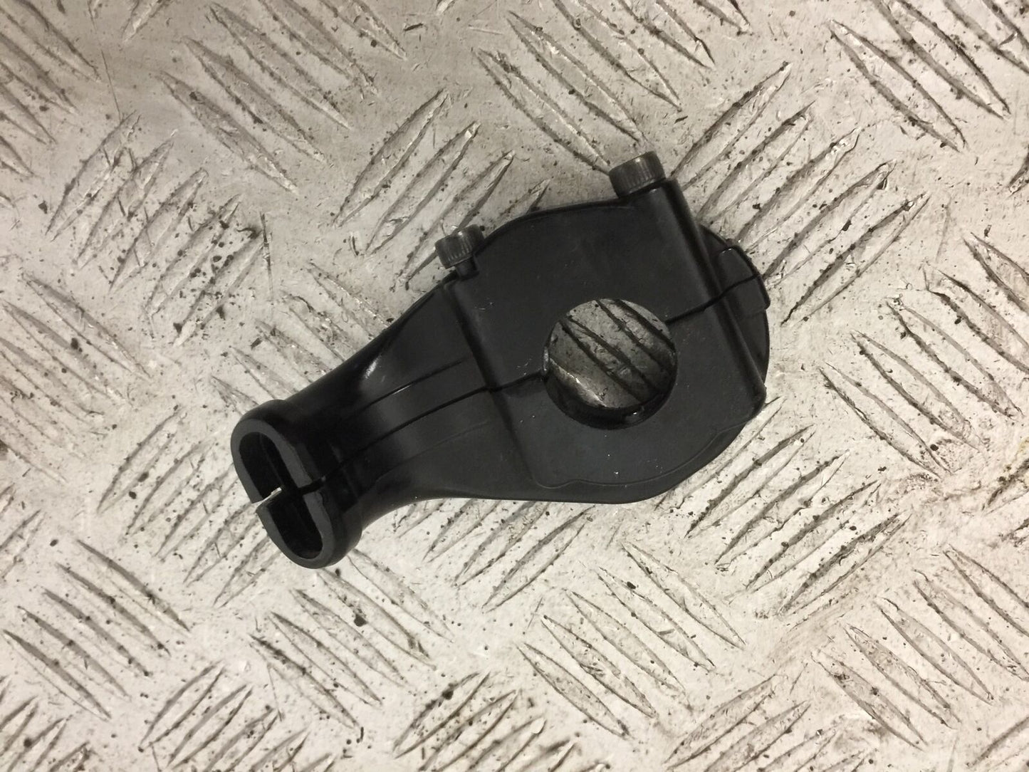 YAMAHA MT09 MT-09 THROTTLE HOUSING YEAR 2018 (STOCK 906)