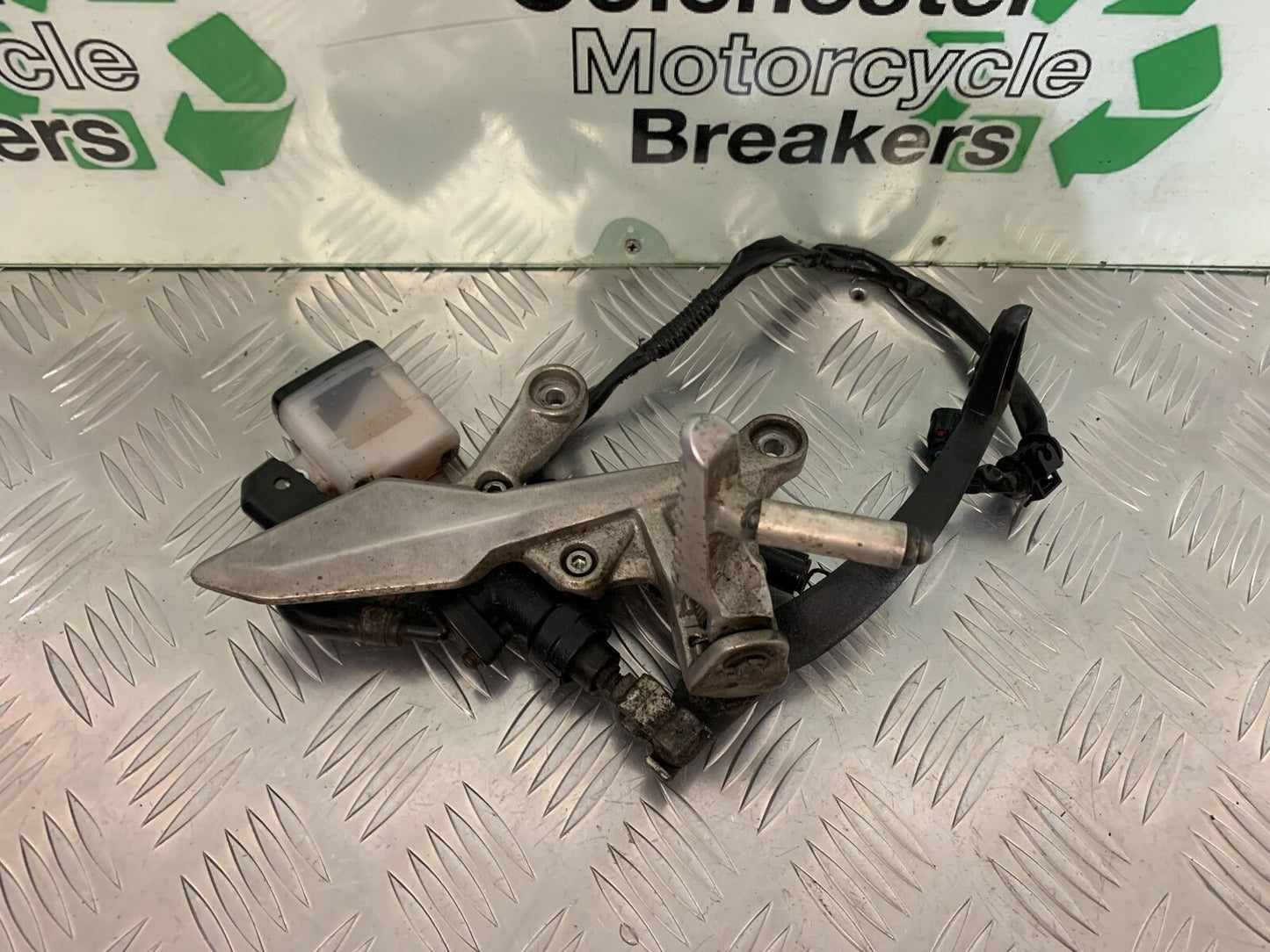 HONDA CB500 F CB500F FRONT RIGHT HANGER YEAR 2022 (STOCK 951)