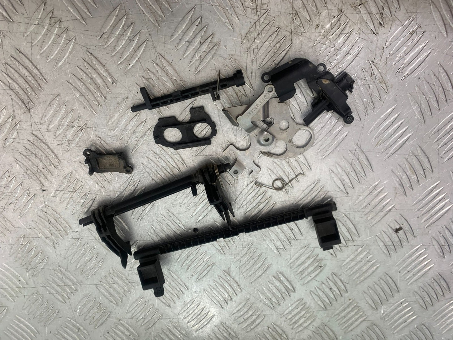 BMW R1200 R 1200 GS SEAT LOCK MECHANISM YEAR 2013-2016 (CMB1257)