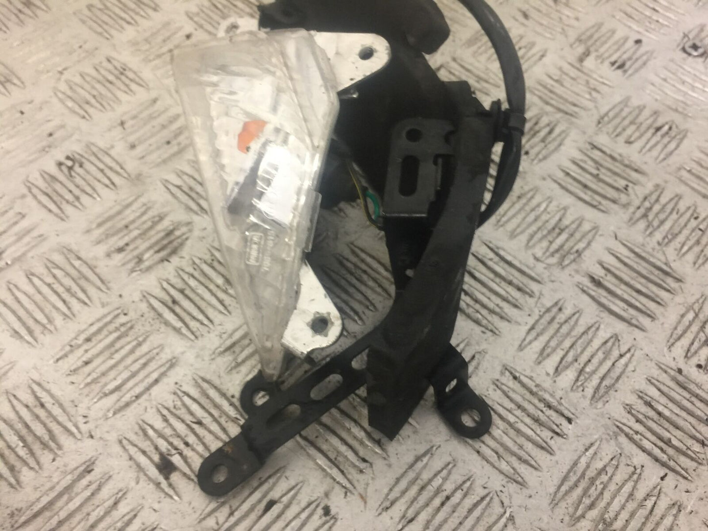 KAWASAKI NINJA 400 FRONT LEFT INDICATOR YEAR 2019 (STOCK 635)