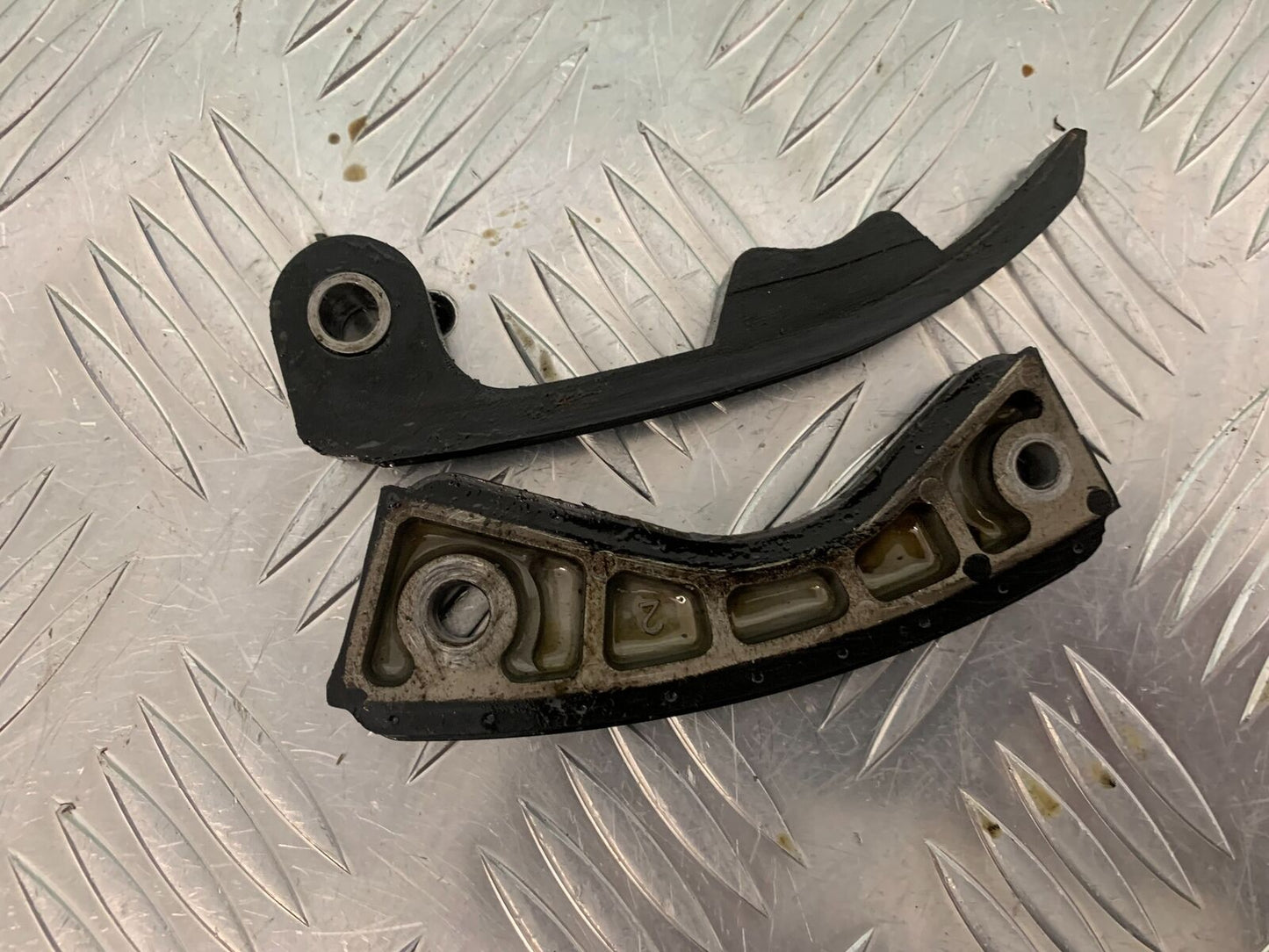 KAWASAKI KLR250 KLR 250 CAMCHAIN GUIDES YEAR 1984-2001 (STOCK 980)