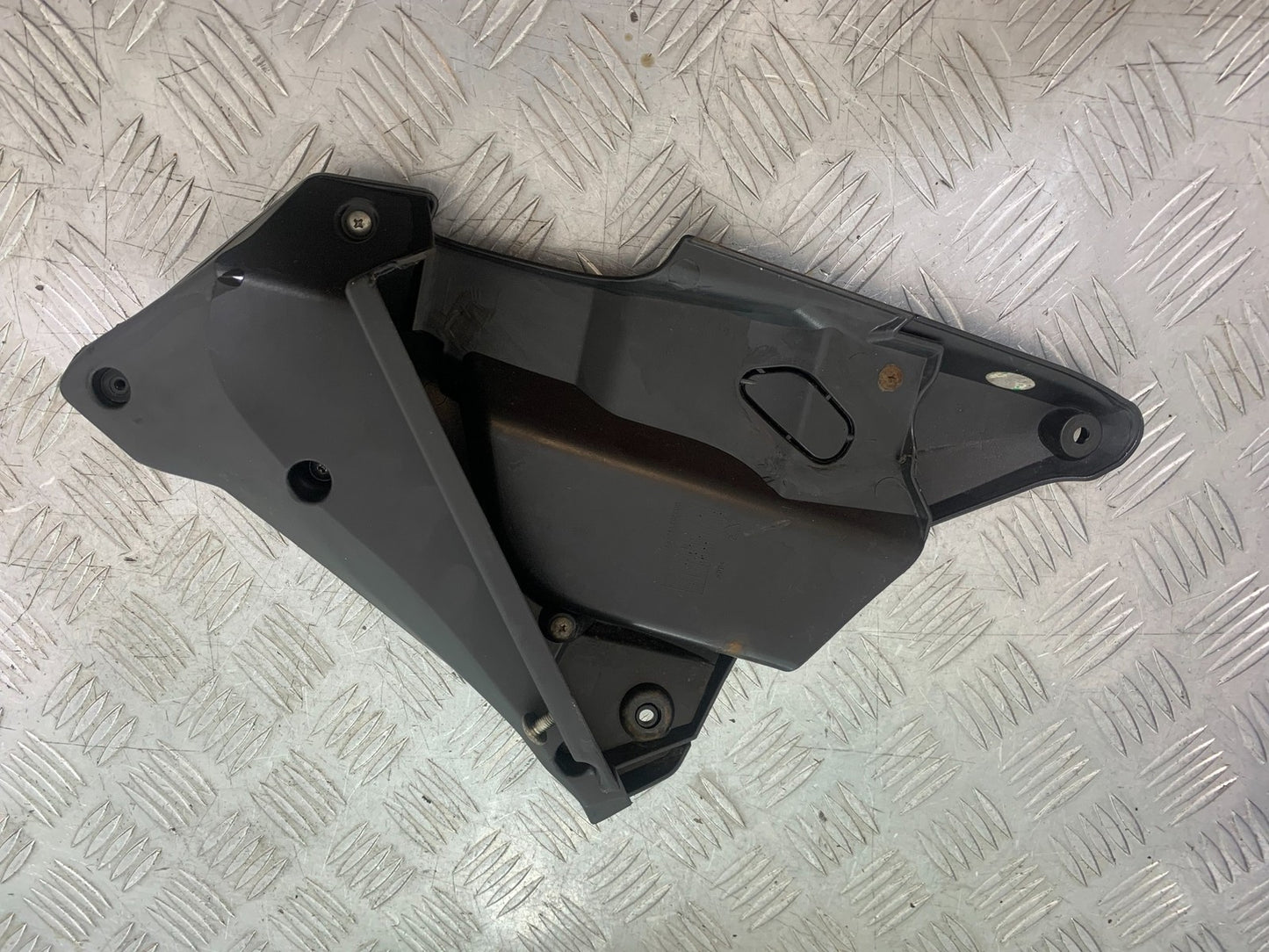 BENELLI BN125 BN 125 RIGHT SIDE FAIRING YEAR 2018-2021 (CMB1194)