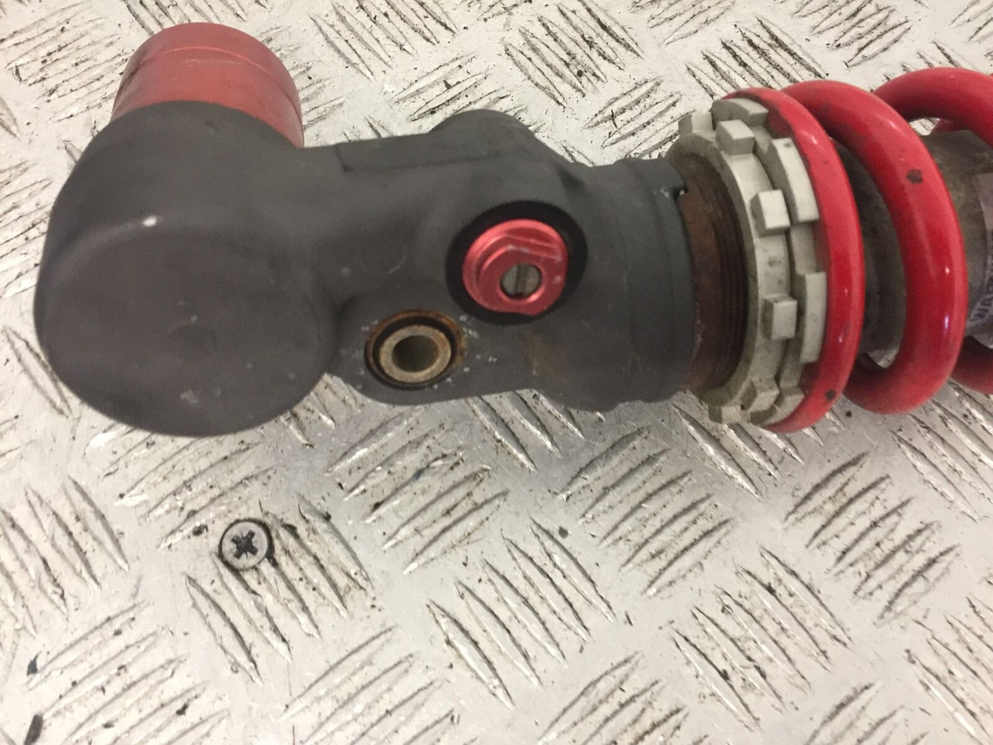 TRIUMPH 1050 SPEED TRIPLE REAR SHOCK YEAR 2012-2015 (STOCK 752)