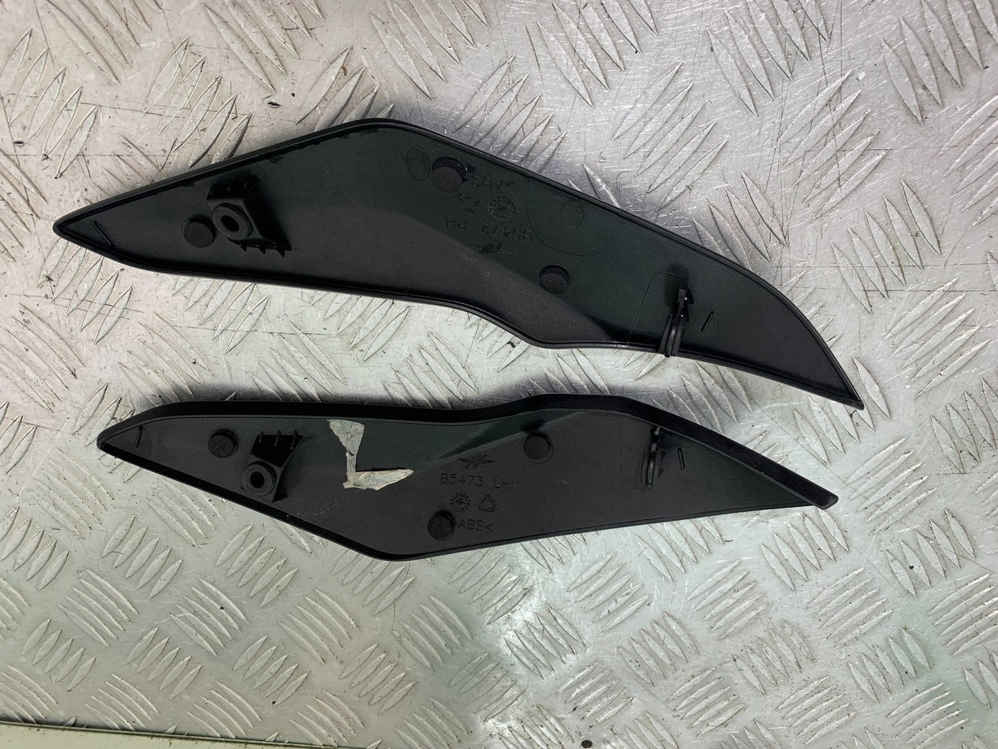MV AGUSTA 800 F3 LEFT AND RIGHT INFILL COVERS YEAR 2017-2019 (CMB1227)
