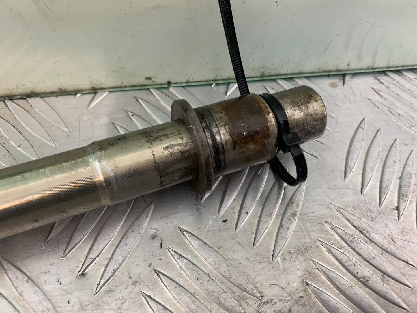 BENELLI LEONCINO 500 TRIAL SWINGARM SPINDLE YEAR 2020 (CMB1106)