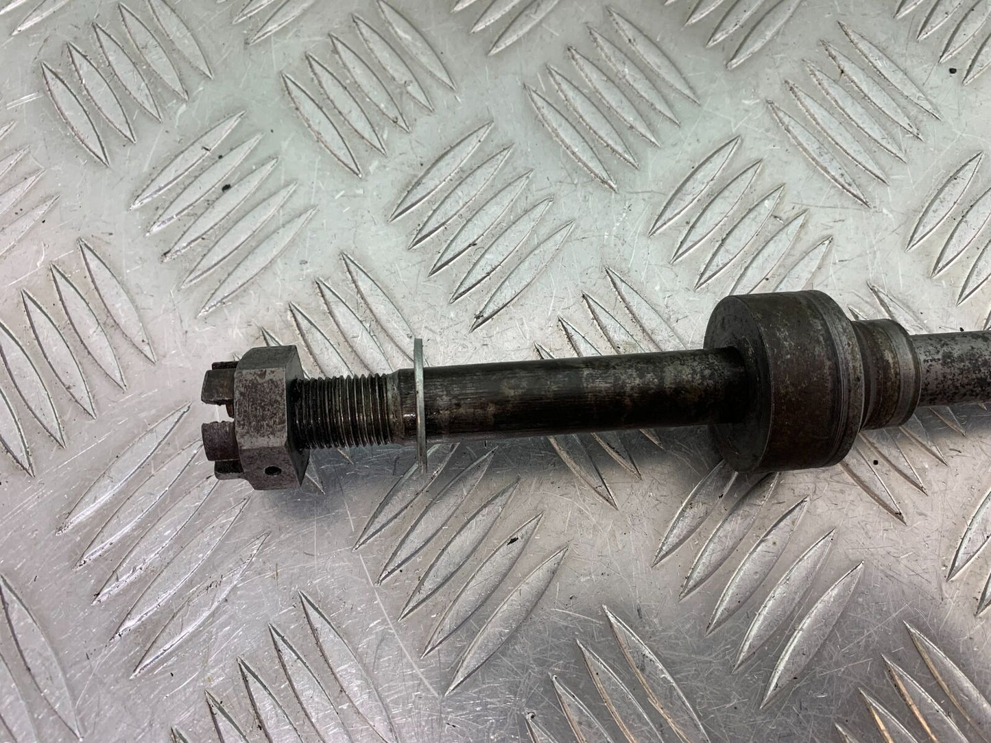KAWASAKI Z650 KZ650 REAR WHEEL SPINDLE YEAR 1979-1980 (CMB1023)