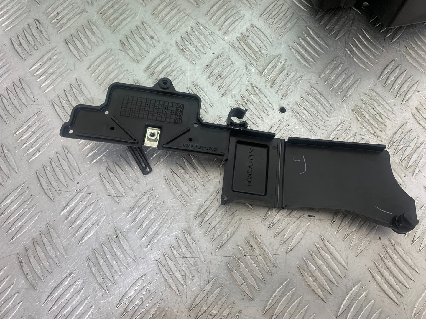 HONDA VTX1300 S-6 TOOL BOX LID YEAR 2004-09 (CMB1159)