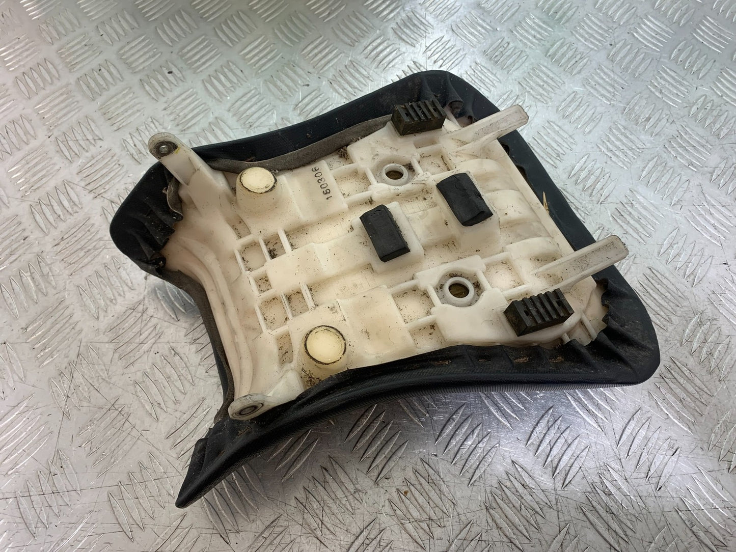 SUZUKI SV1000 SV 1000 FRONT SEAT YEAR 2003-2007 (CMB1293)