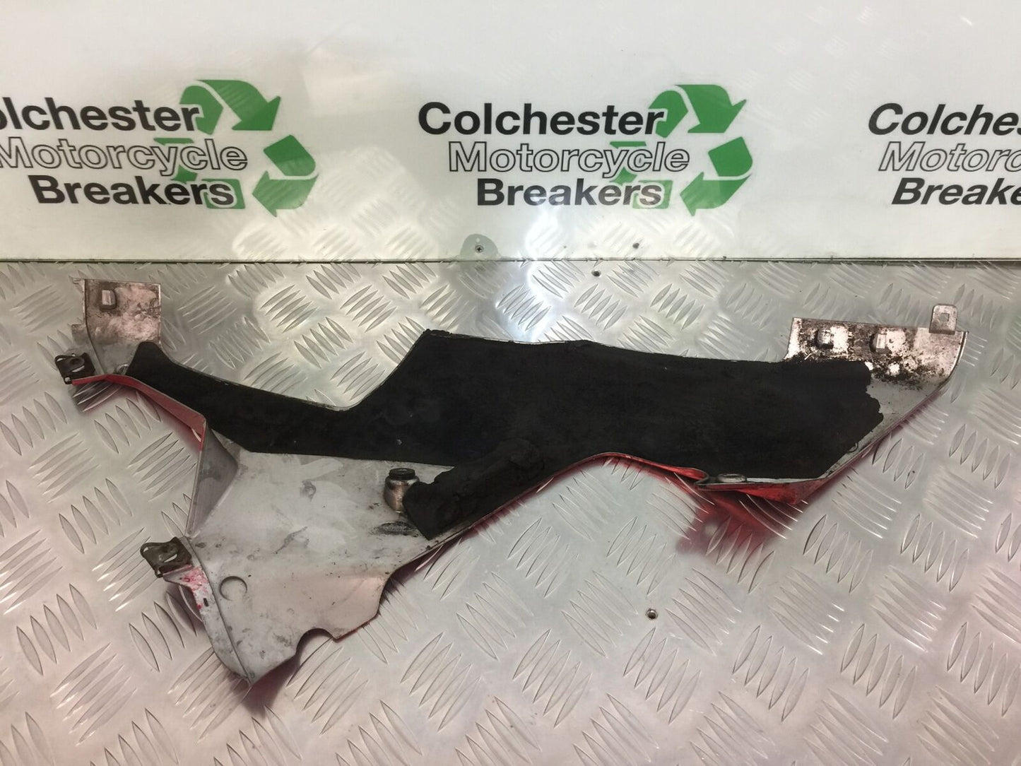 YAMAHA YZF R1 5PW LEFT LOWER FAIRING PANEL YEAR 2002-2003 (STOCK 929)
