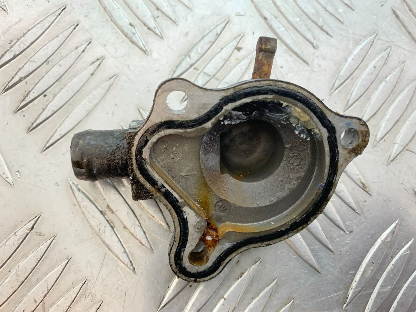 HONDA CBR125 CBR 125 WATER PUMP COVER YEAR 2004-06 (CMB1040)