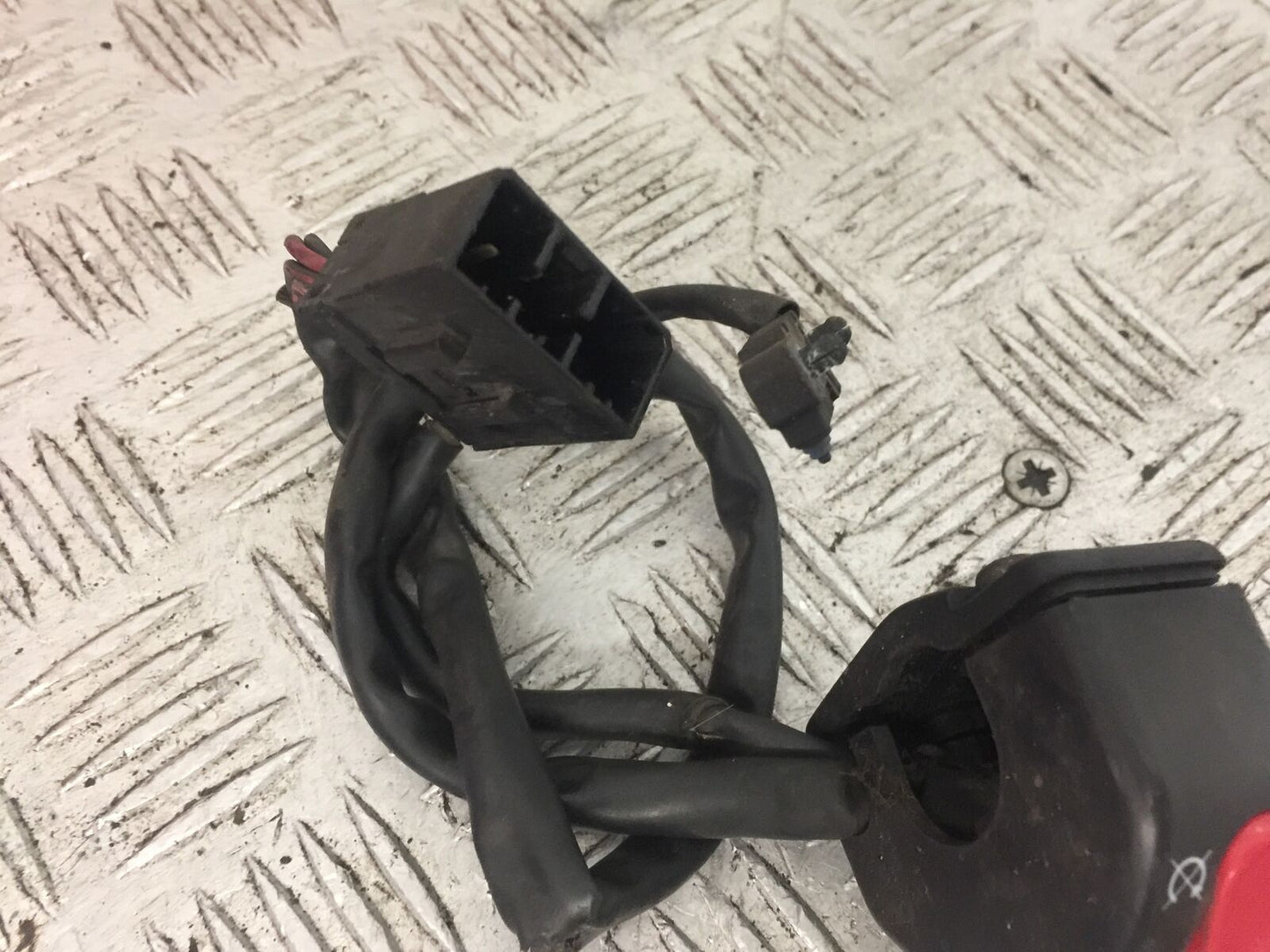 TRIUMPH 600 SPEED FOUR RIGHT SWITCH GEAR YEAR 2002 (STOCK 756)