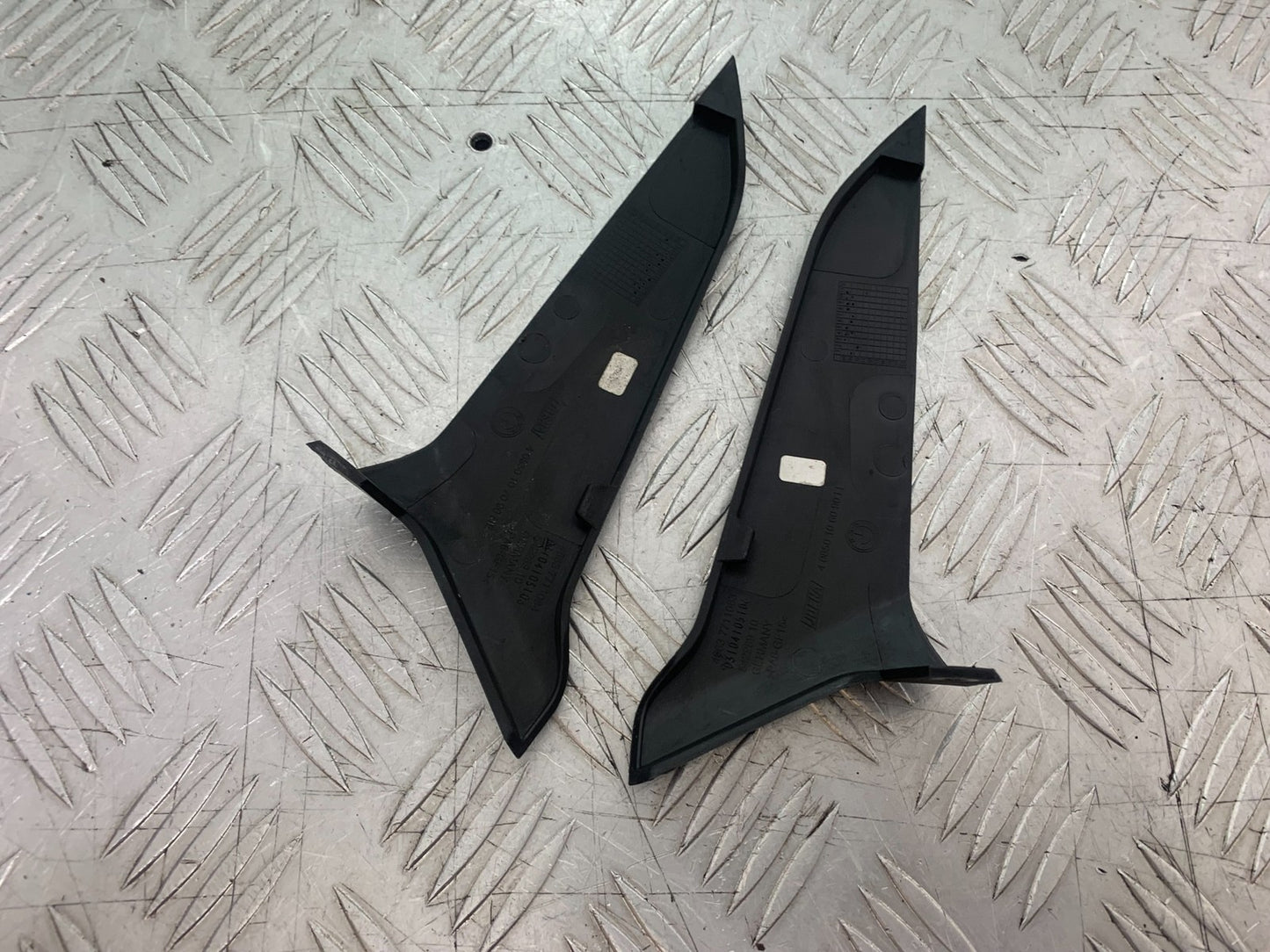 BMW K1300 S K 1300 S LEFT AND RIGHT FAIRING INFILLS YEAR 2009-16 (CMB1216)
