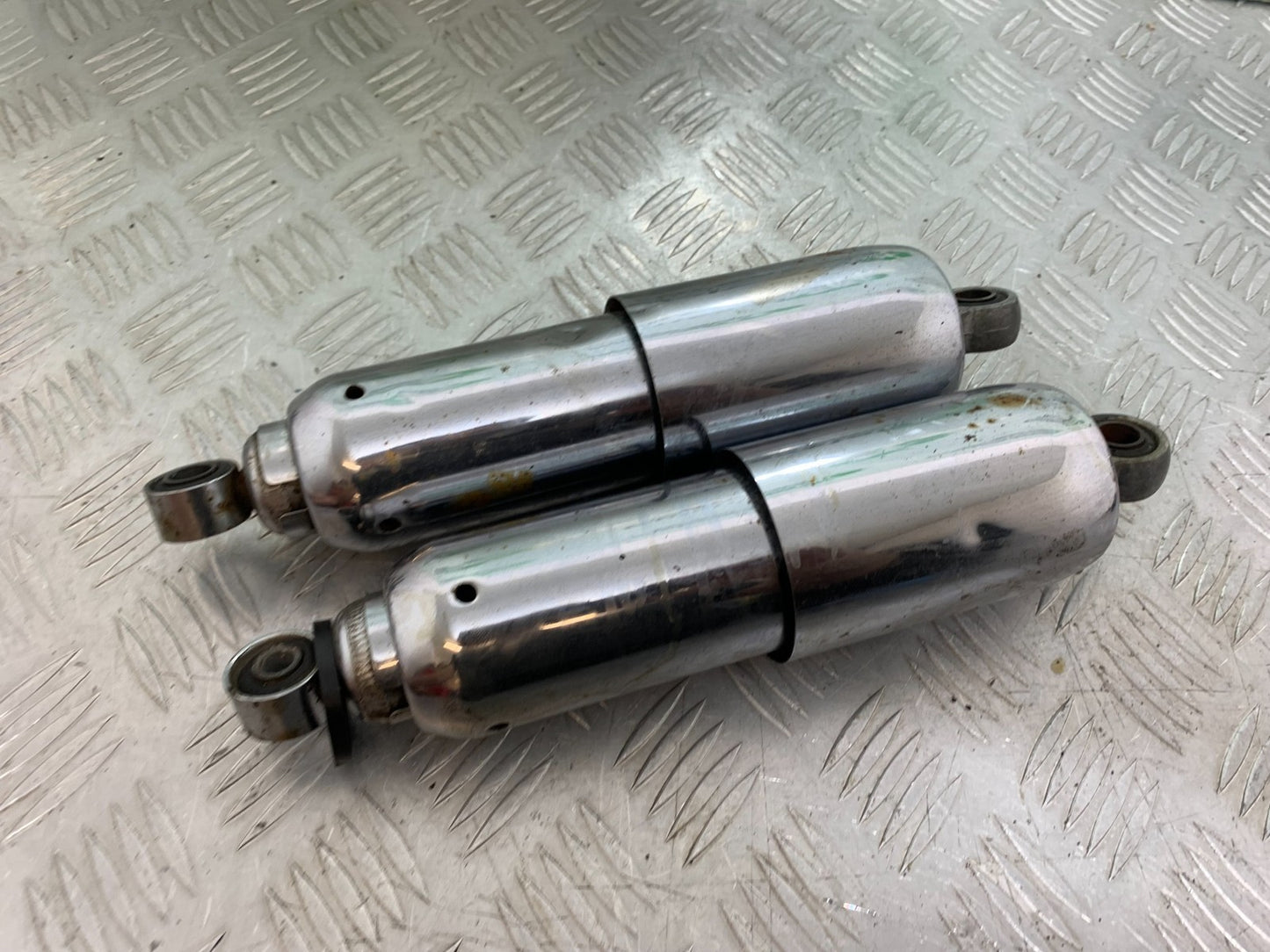 YAMAHA XV1100 XV 1100 VIRAGO REAR SHOCKS 1990-1999 (CMB1190)