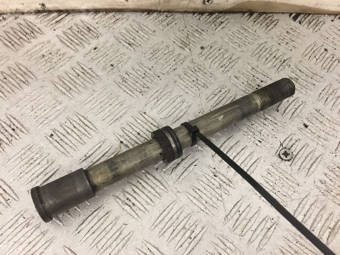 KAWASAKI Z1000 SX FRONT SPINDLE YEAR 2011-2019 (STOCK 839)