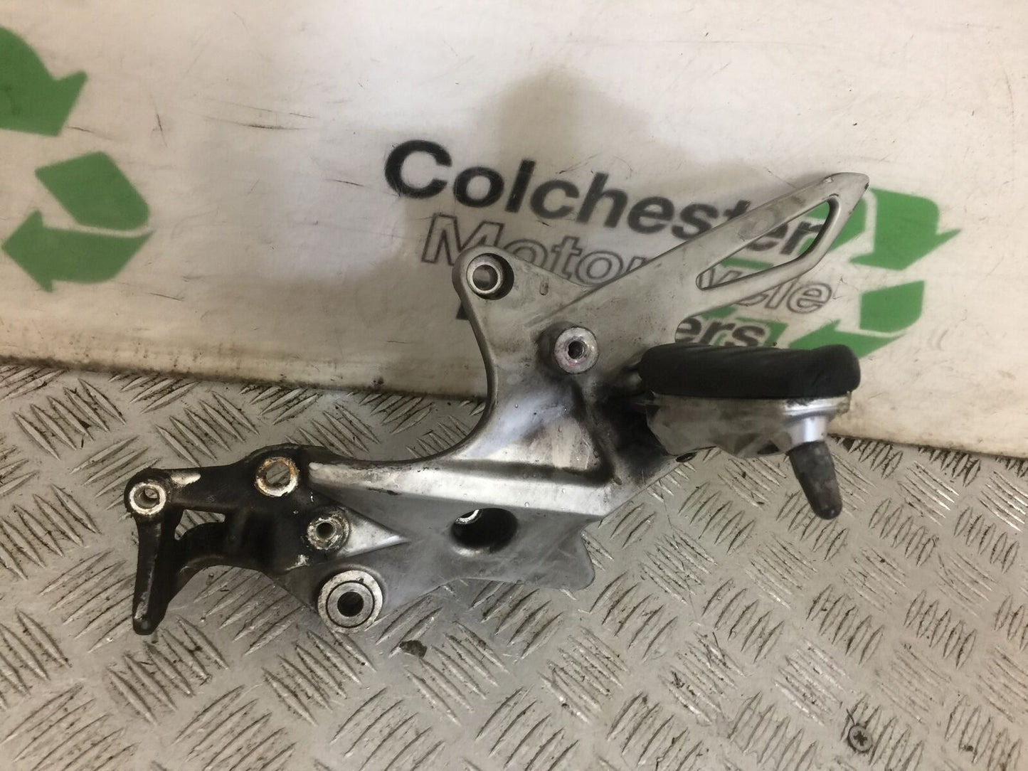 BMW F800 ST FRONT RIGHT HANGER YEAR 2011-2013 (STOCK 886)