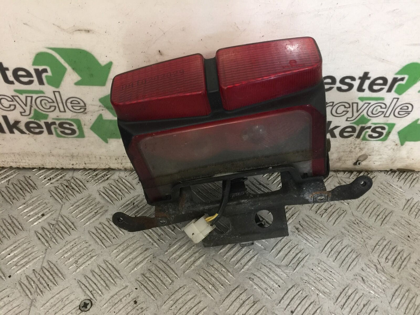 YAMAHA FZS600 FAZER 600 REAR LIGHT YEAR 1998-2001 (STOCK 844)