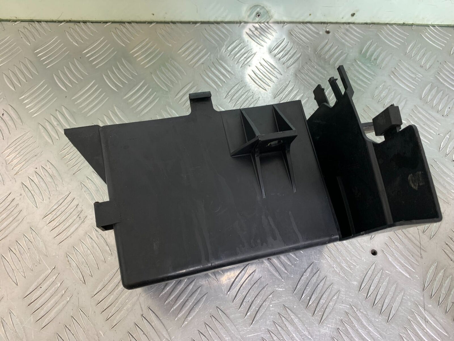 YAMAHA XVS 1300 MIDNIGHT STAR BATTERY BOX YEAR 2007-16 (CMB1027)