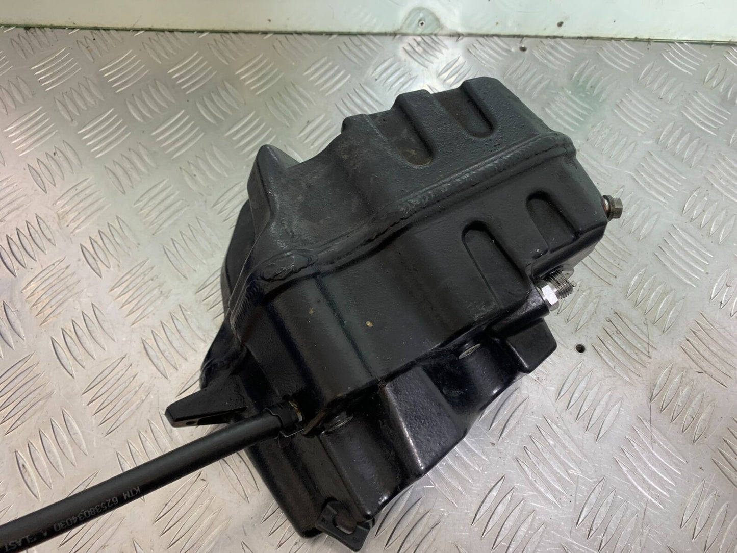 KTM 990 SUPERMOTO T OIL TANK YEAR 2010-2011 (CMB1032)