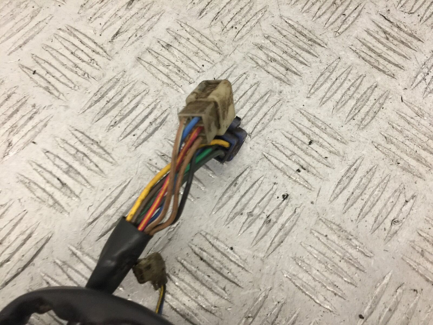 YAMAHA R6 5EB LEFT SWITCH GEAR YEAR 1999-2002 (STOCK 823)