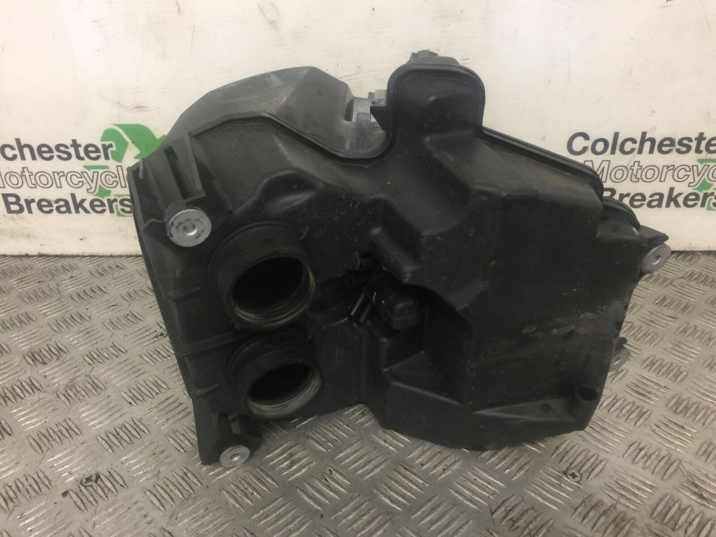 BMW F800 ST AIRBOX YEAR 2011-2013 (STOCK 575)