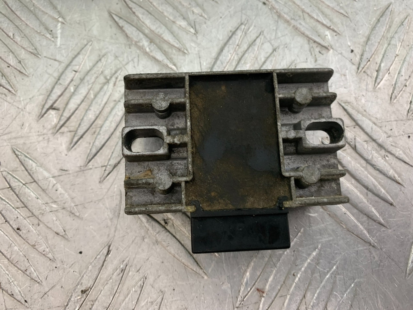 PIAGGIO VESPA GT125 L REGULATOR YEAR 2003 (CMB1300)