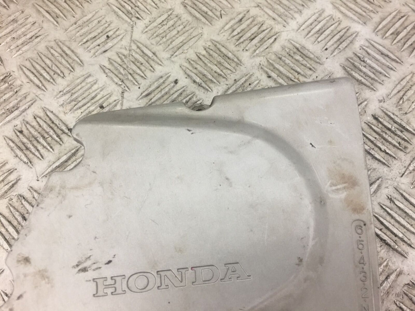 HONDA CB500 CB 500 SPROCKET COVER YEAR 2001 (STOCK 341)