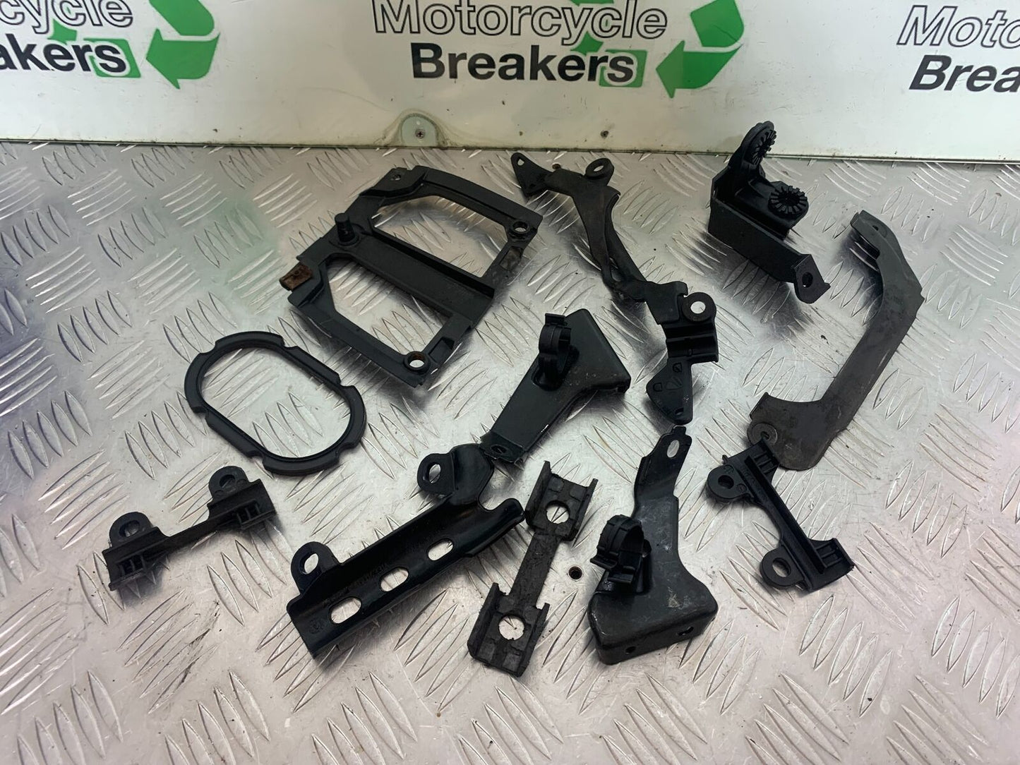 DUCATI DIAVEL 1200 INFILLS AND BRACKETS YEAR 2014-17 (CMB1054)