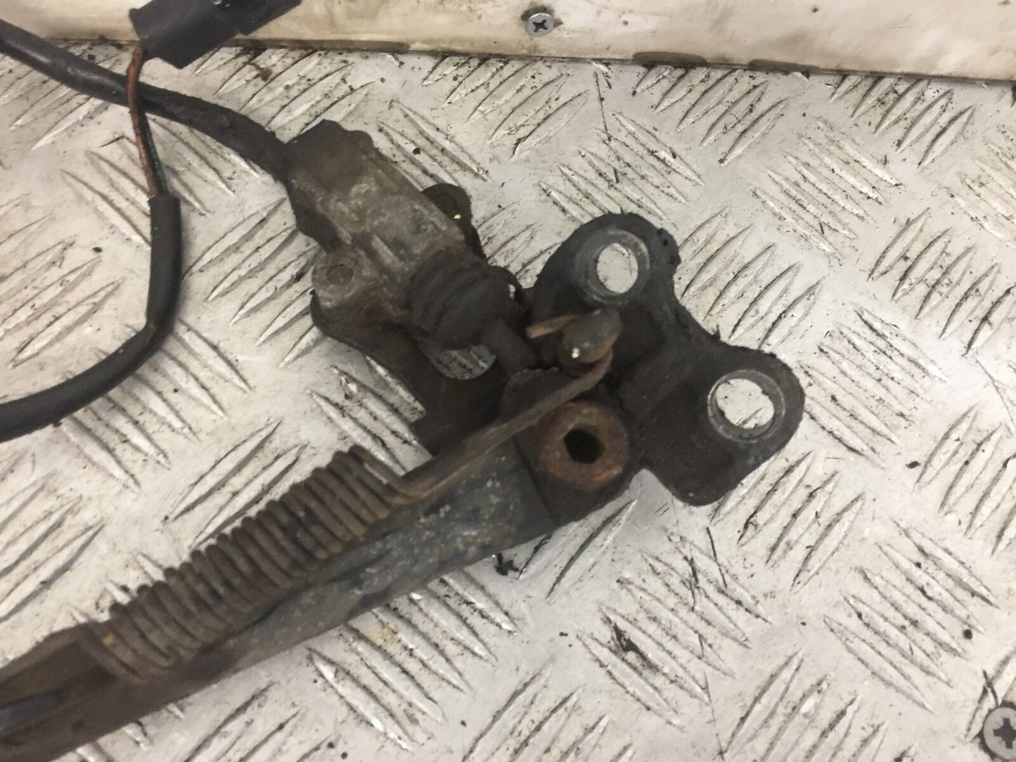 TRIUMPH 600 SPEED FOUR SIDE STAND YEAR 2002 (STOCK 756)