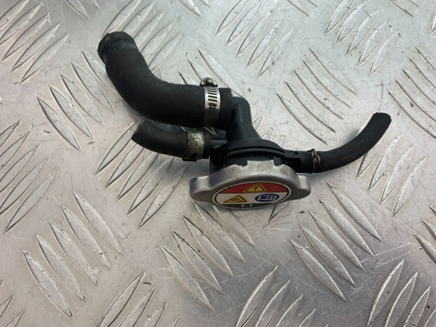HONDA VFR1200 VFR 1200 FA RADIATOR CAP YEAR 2010-11 CMB1088)