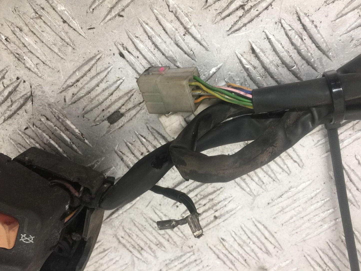 APRILIA 850 MANA AUTOMATIC RIGHT SWITCH GEAR YEAR 2007-2012 (STOCK 875)